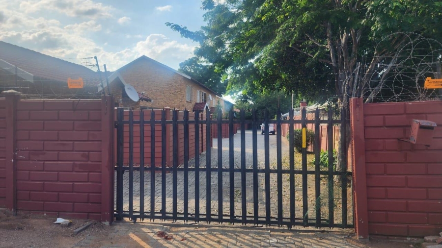 2 Bedroom Property for Sale in Rustenburg North West